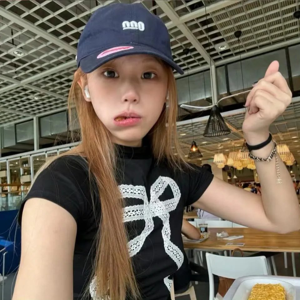 所以......和黑粉结婚了